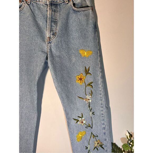 Yellow Flower Cache Jeans \ Size 4 - Picture 3 of 8